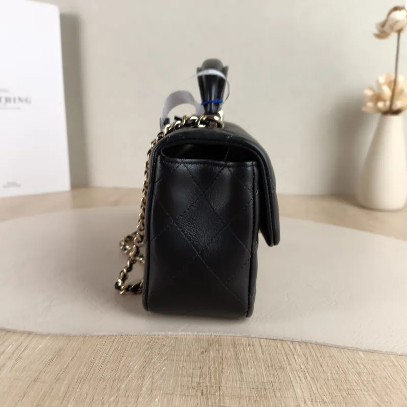 Chanel Crossbody Bag mini Black Lambskin mini 20 × 6 × 12 cm — detail view 8 of 12