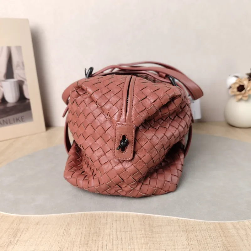 Bottega Veneta Top Handle Bag Woven Top Handle Bag Lambskin 29 × 15 × 21 cm — detail view 6 of 11