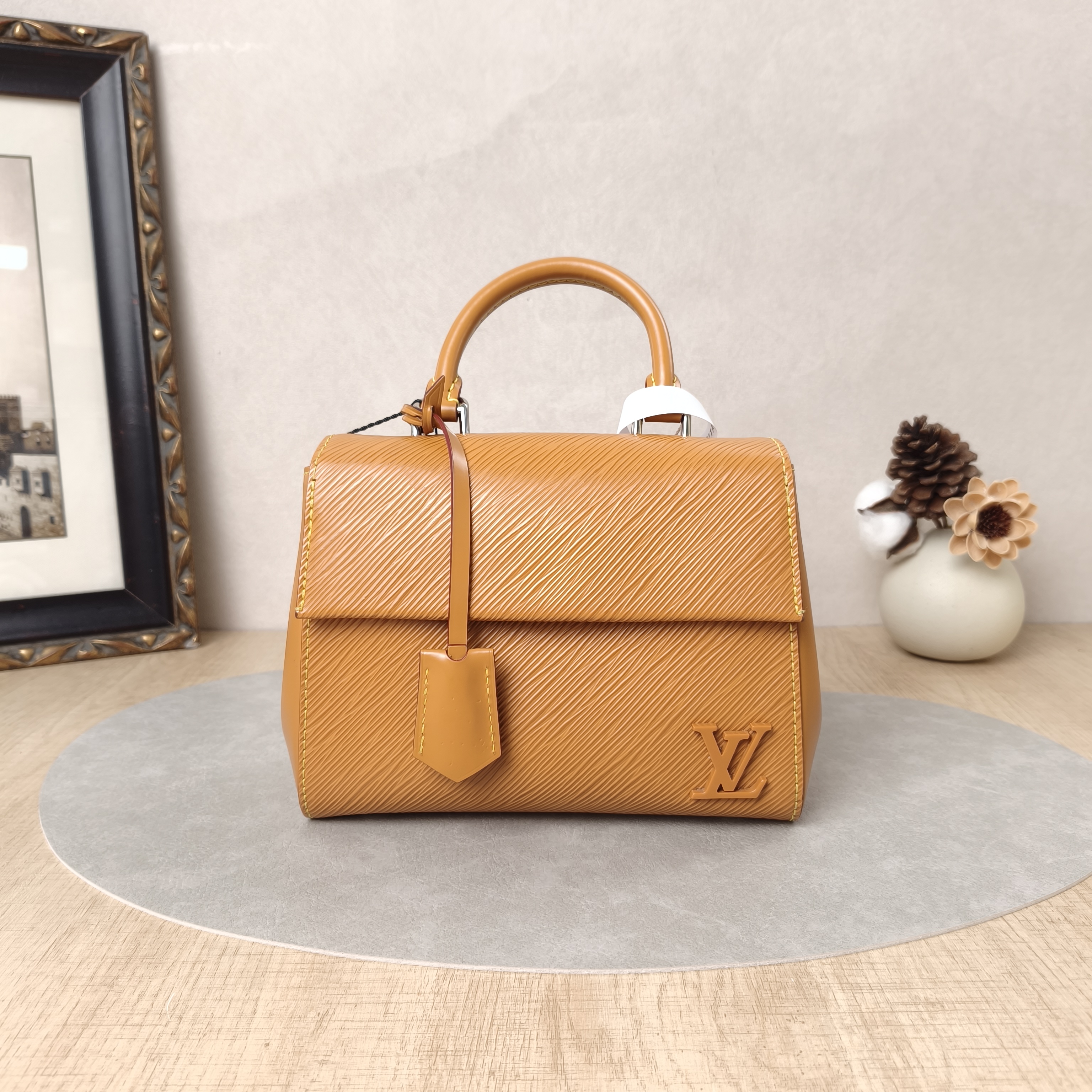 Louis Vuitton Crossbody Bag CLUNY Caramel Epi Embossed Calfskin Mini 20 × 7.5 × 16 cm