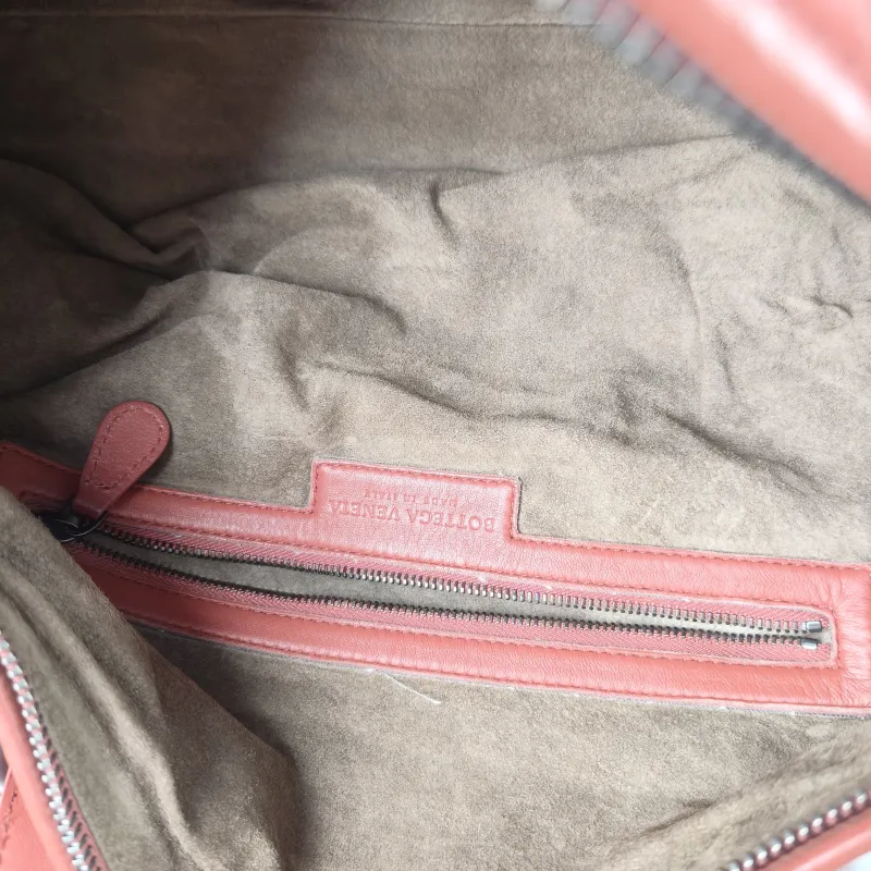 Bottega Veneta Top Handle Bag Woven Top Handle Bag Lambskin 29 × 15 × 21 cm — detail view 10 of 11