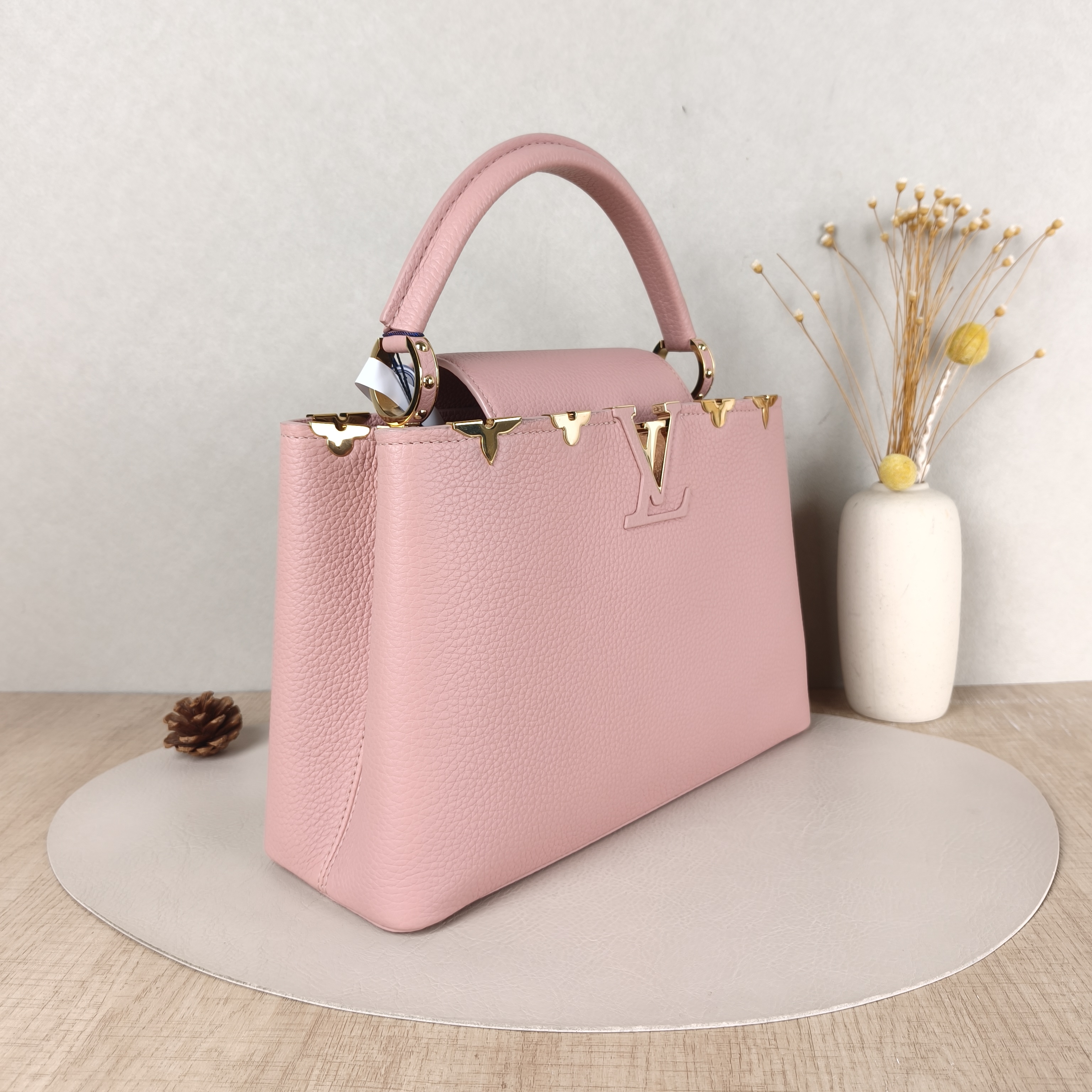 Louis Vuitton Top Handle Bag Capucines Pink Calfskin Medium31.5 × 11 × 20 cm — cover view 2 of 5