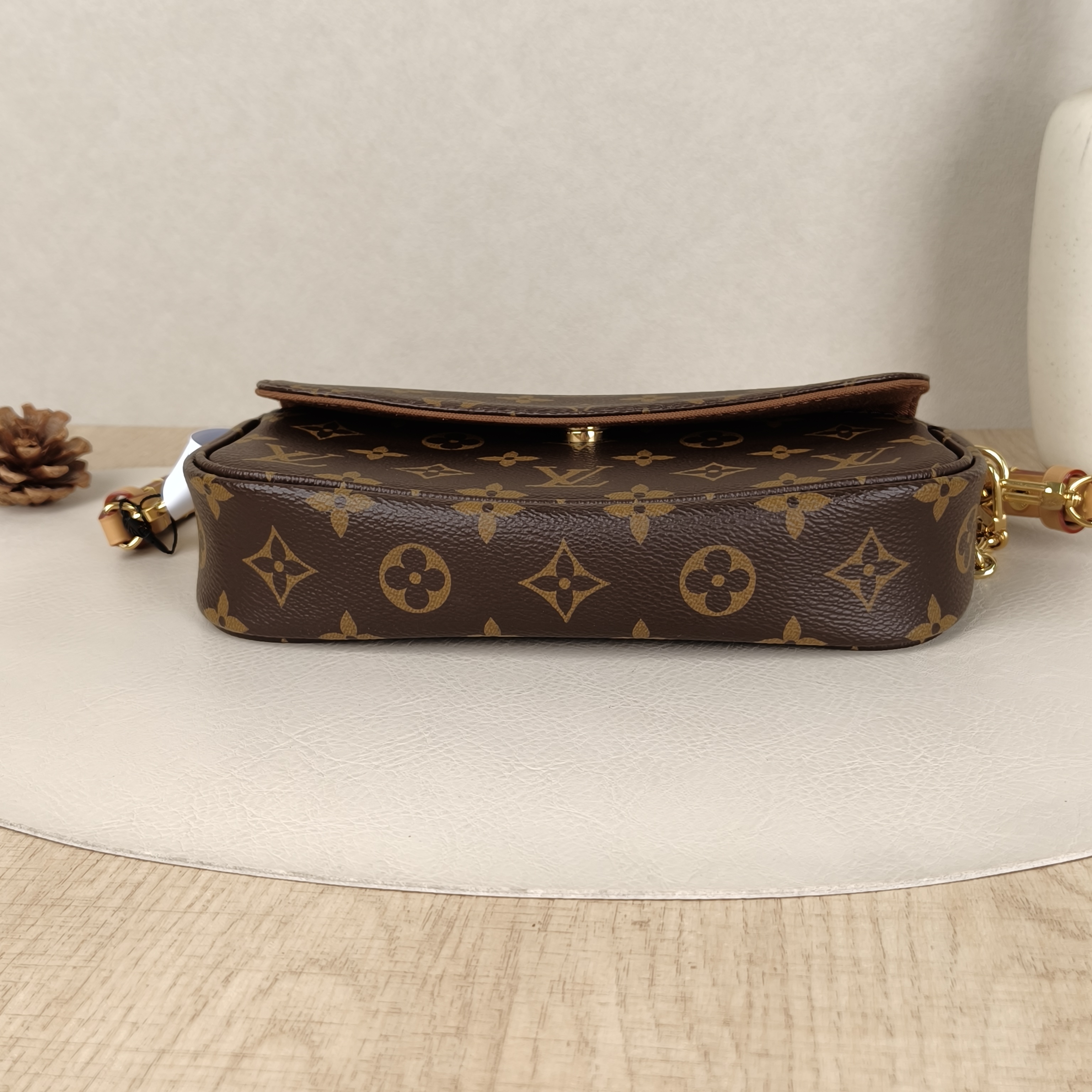 Louis Vuitton Crossbody Bag IVY Monogram PVC Small23.5 × 4.3 × 12 cm — cover view 3 of 10