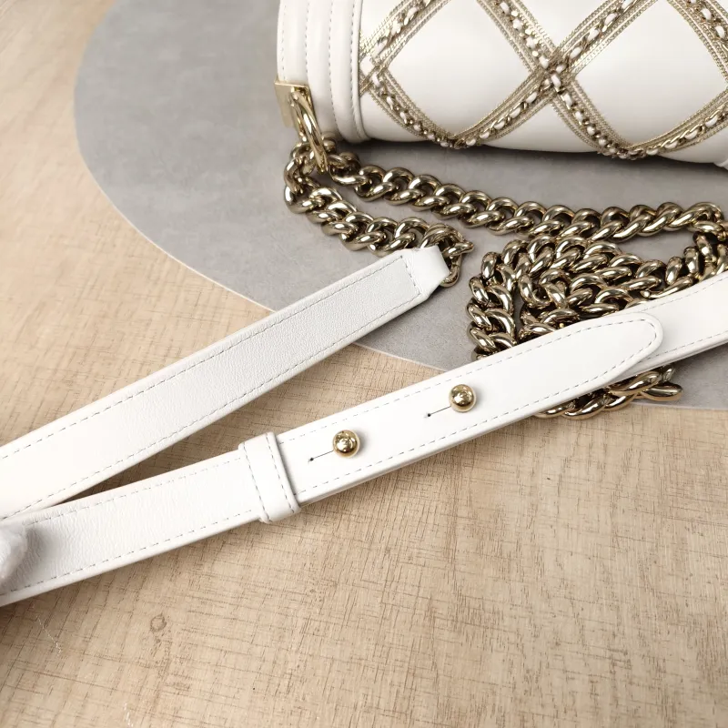 Chanel Crossbody Bag Le Boy​ Edition White Calfskin Small20.5 × 8.5 × 12 cm — detail view 15 of 19