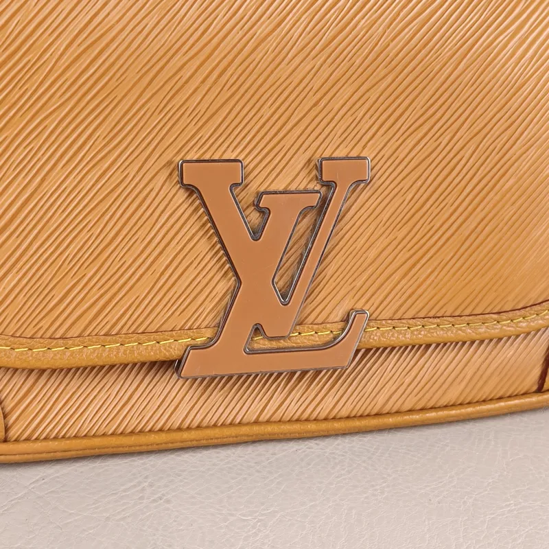 Louis Vuitton Shoulder Bag BUCI Epi Embossed Calfskin One Size 24.5 × 9 × 15.5 cm — detail view 5 of 11