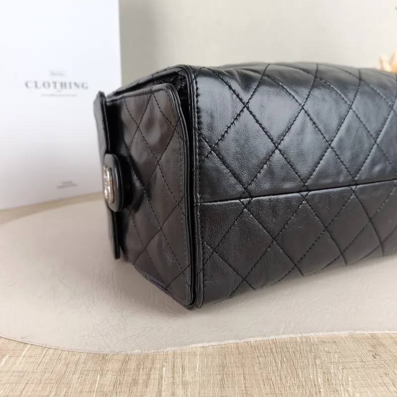 Chanel Shoulder Bag 25Bag Black Waxed Leather Calfskin Small 26 × 14 × 30 cm — detail view 10 of 11