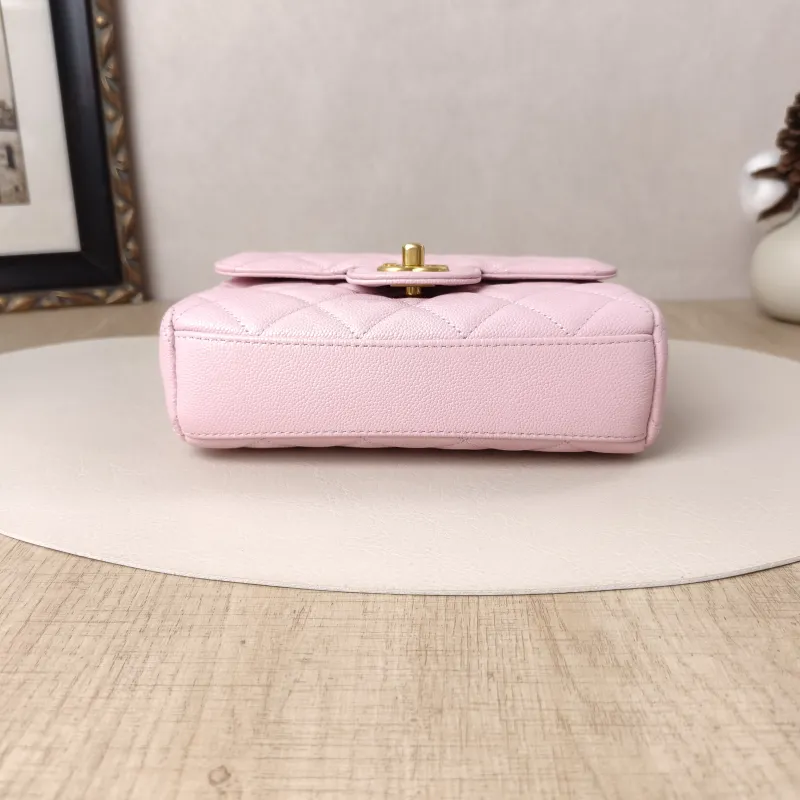 Chanel Crossbody Bag Edition mini Pink Grained Calfskin mini20 × 6 × 12 cm — cover view 12 of 12
