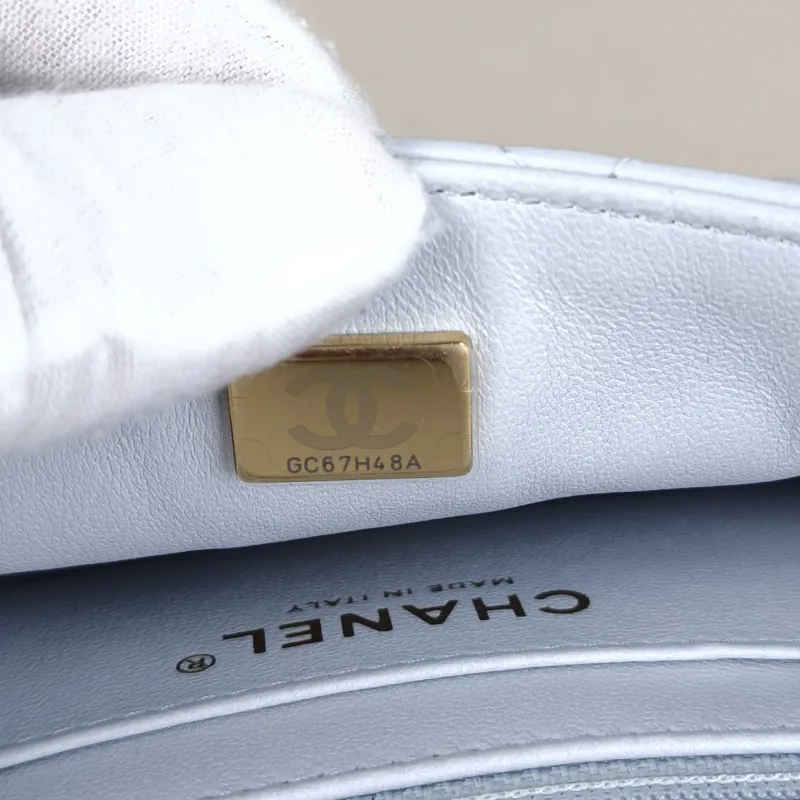 Chanel Crossbody Bag Classic Flap Large Mini CF Mini Collection Crossbody Bag Lambskinmini18 × 5 × 12 cm — detail view 11 of 15
