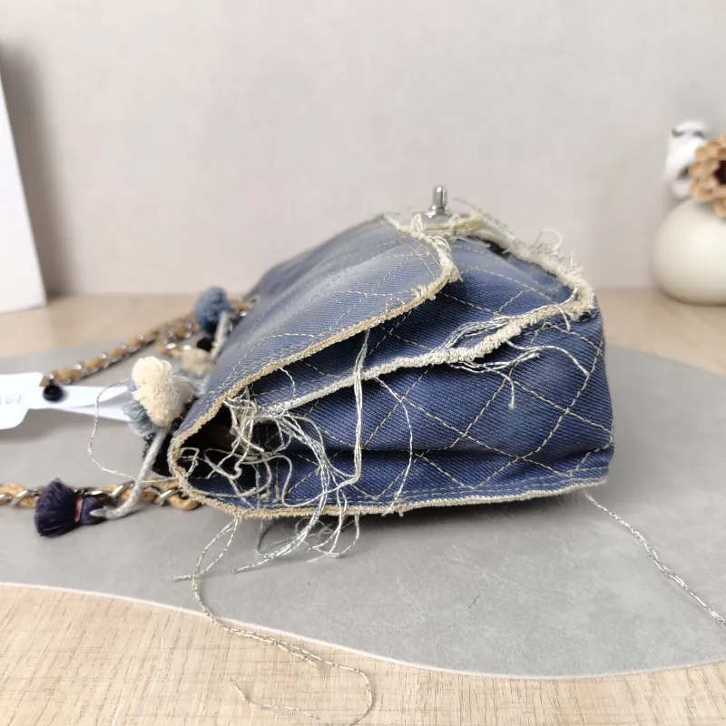 Chanel Crossbody Bag Crossbody Bag Blue 25 × 7 × 14 cm 20 — detail view 5 of 11