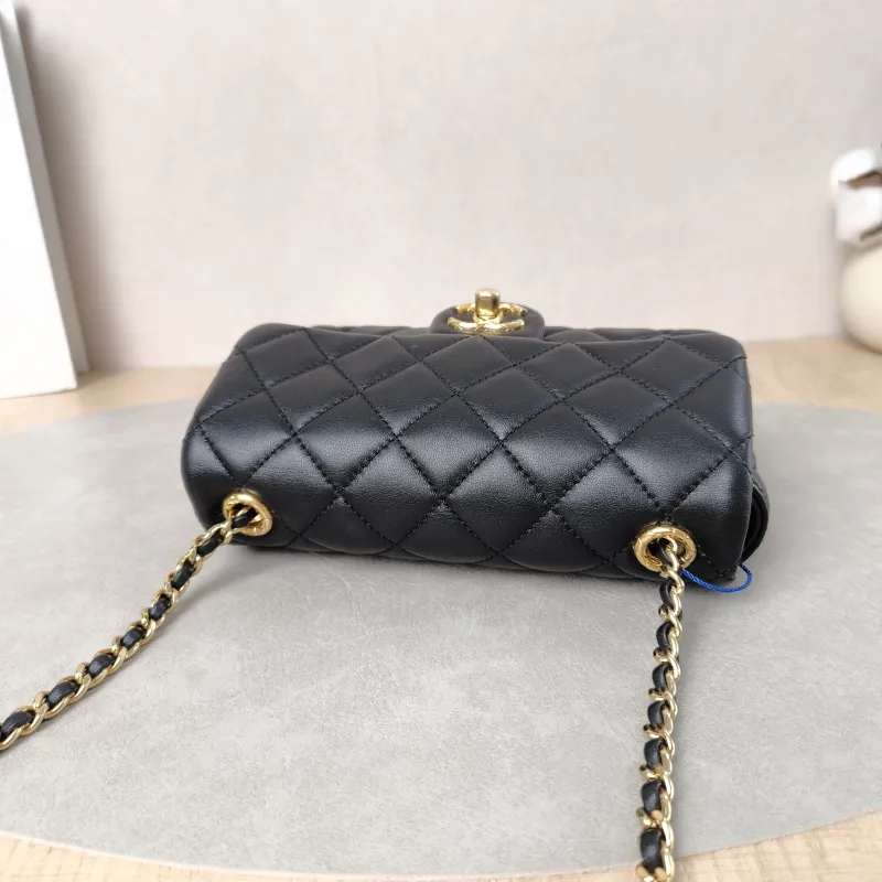 Chanel Crossbody Bag24b Crossbody Bag Black Lambskinmini18 × 6 × 11 cm — detail view 11 of 15
