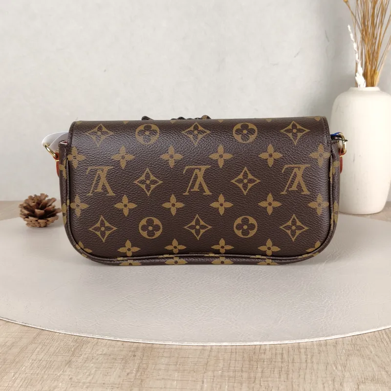 Louis Vuitton Crossbody Bag IVY Monogram PVC Small 23.5 × 4.3 × 12 cm — cover view 4 of 5