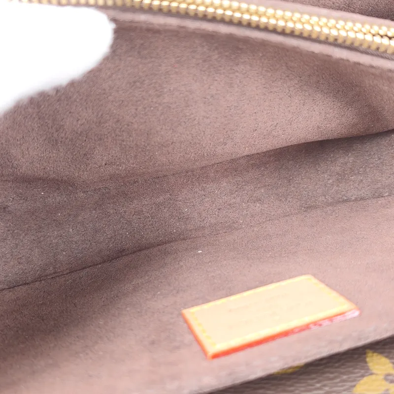Louis Vuitton Crossbody Bag Pochette Métis East West Monogram PVC Small 21.5 × 6 × 13.5 cm — detail view 12 of 15