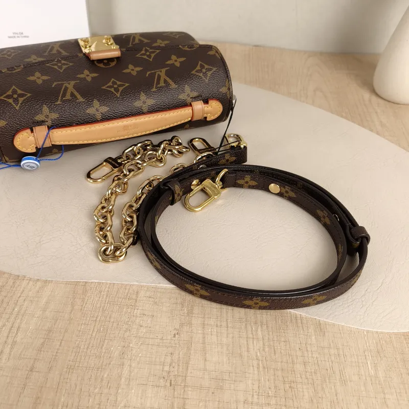 Louis Vuitton Crossbody Bag Pochette Métis East West Monogram PVC Small21.5 × 6 × 13.5 cm — detail view 9 of 13
