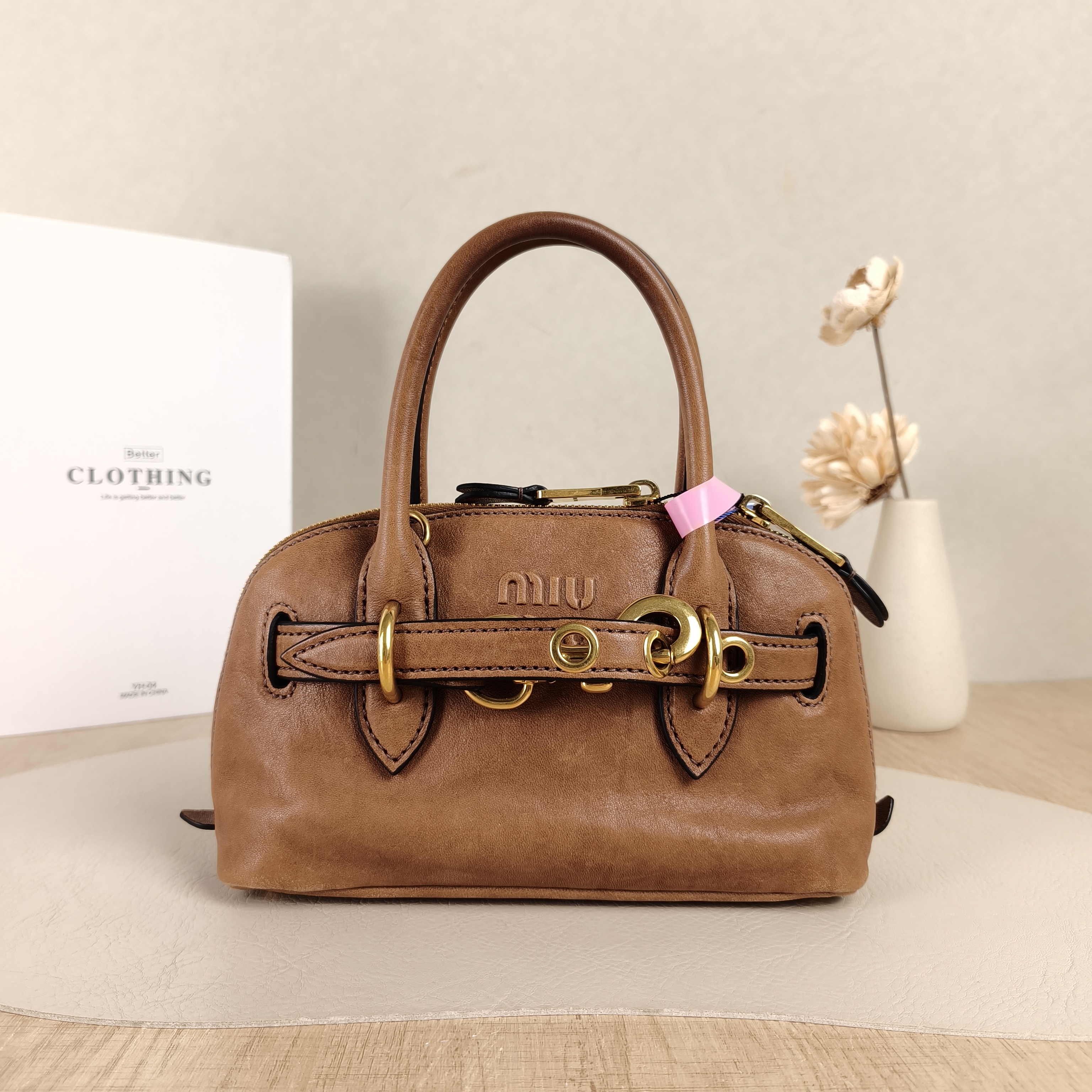 Miumiu Top Handle Bag Aventure Top Handle Bag SL ambskinmini21 × 8 × 13.2 cm