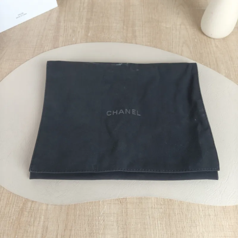 Chanel Crossbody Bag Black Grained Calfskin One Size 21 × 5.5 × 12 cm — detail view 5 of 13