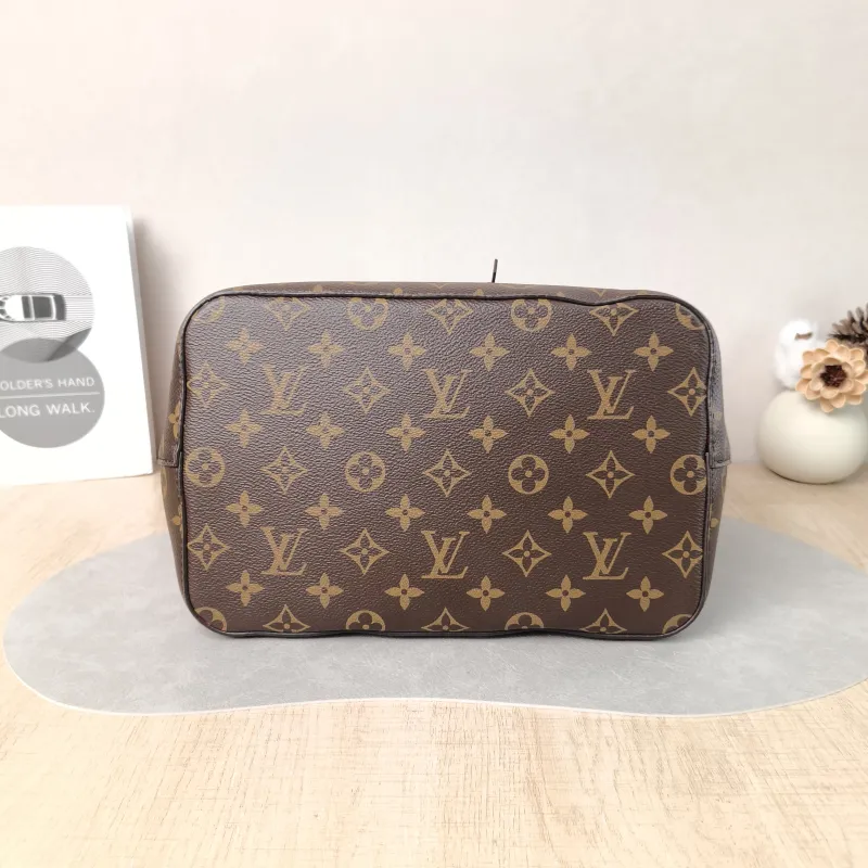 Louis Vuitton Shoulder Bag NÉONOÉ Bucket Bag PVC Medium 26 × 17.5 × 26 cm — cover view 5 of 5