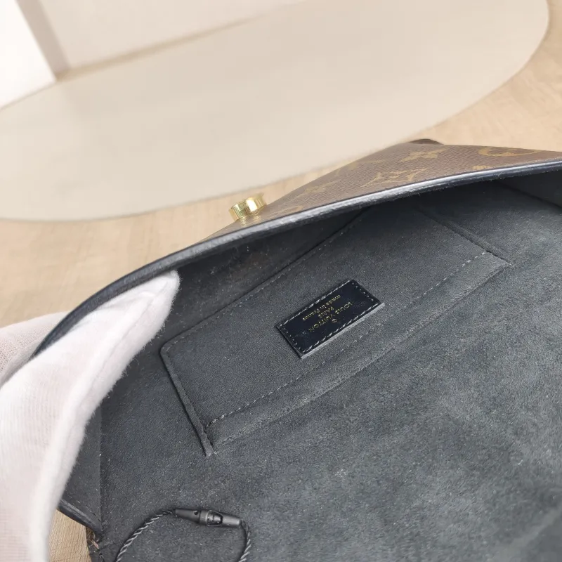 Louis Vuitton Shoulder Bag PADLOCK ON STRAP Black PVC Mini 19 × 3 × 11 cm — detail view 4 of 11