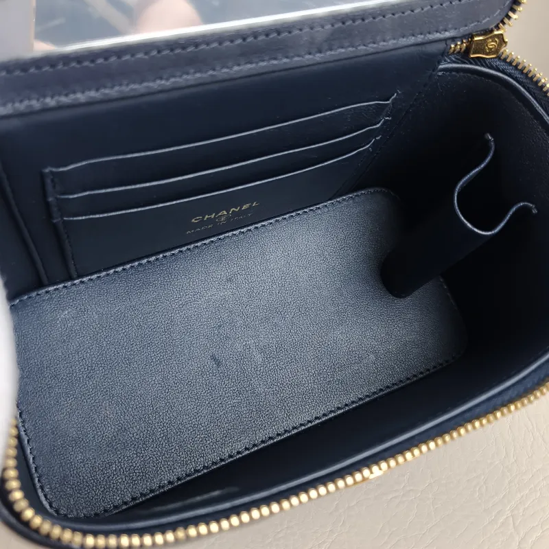Chanel Crossbody Bag Edition Woven Blue Waxed Leather Mini 16 × 8 × 9.5 cm — detail view 2 of 12