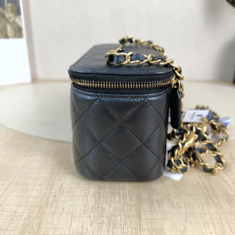Chanel Crossbody Bag Edition 16 × 8 × 9.5 cm — detail view 13 of 13