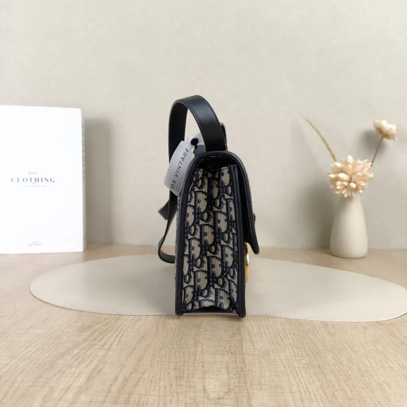 DIOR Crossbody Bag30Montaigne 30 Edition Canvas Medium25 × 9 × 16.5 cm — detail view 7 of 13