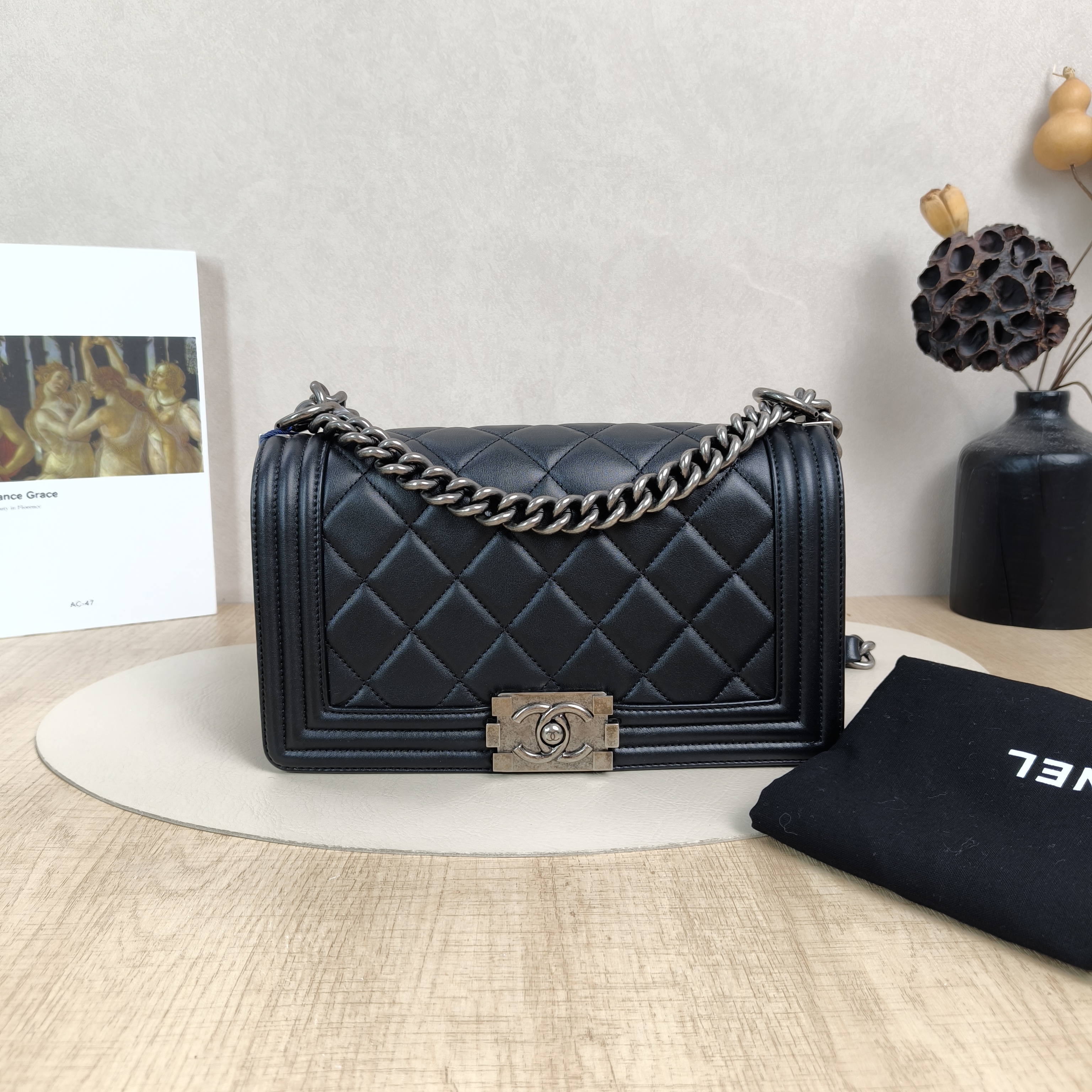 Chanel Crossbody Bag Le BoyBlack Lambskin Medium25 × 9 × 15 cm — cover view 4 of 6