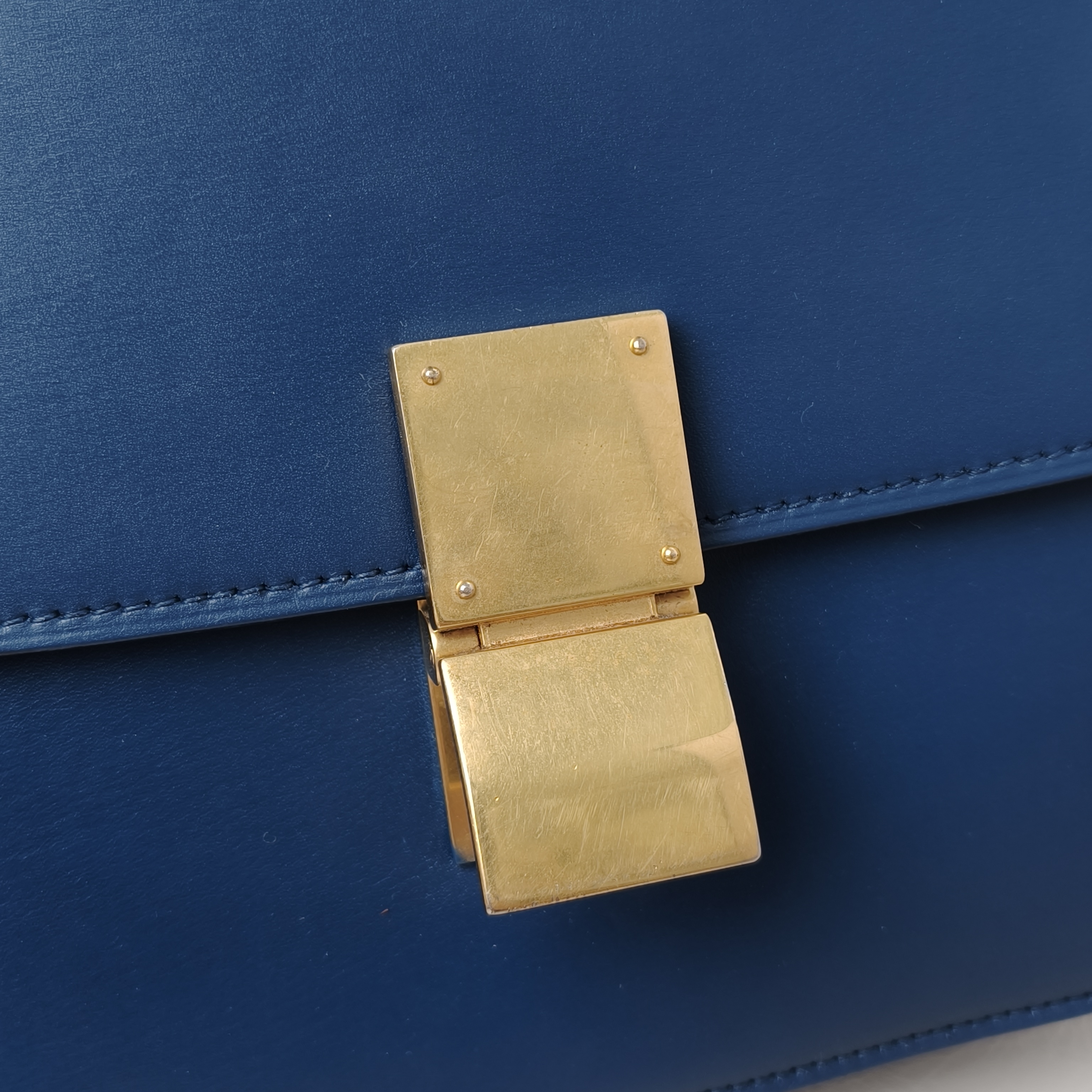 CELINE Classic Box Conditioned Medium Navy Calfskin · Shoulder Strap · 24 × 7 × 18 cm — cover view 6 of 11