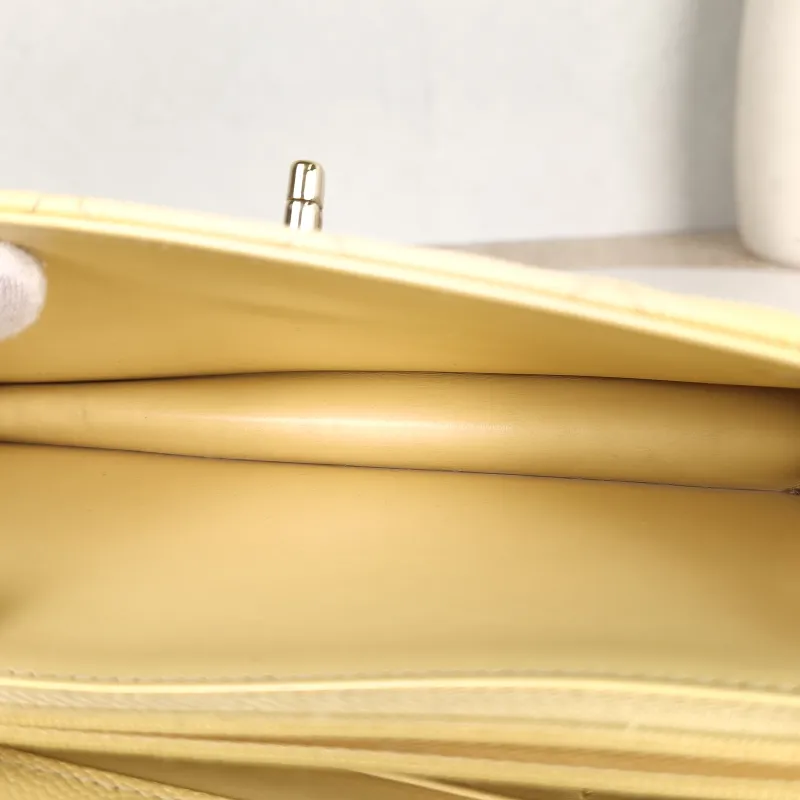 Chanel Crossbody Bag Yellow Grained Calfskin One Size 19 × 7 × 11.5 cm — detail view 8 of 12