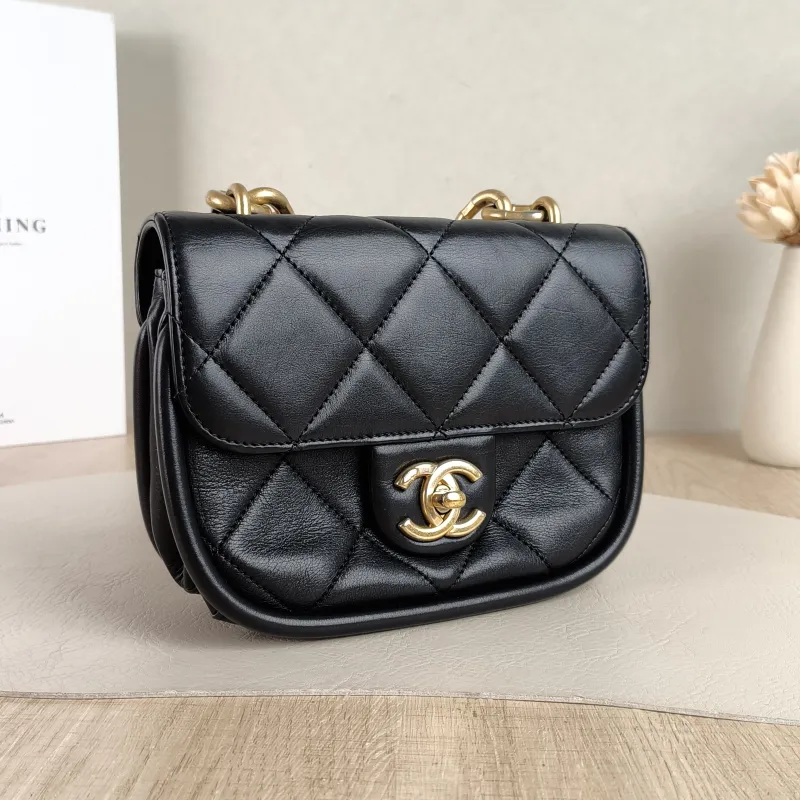 Chanel Crossbody Bag Crossbody Bag Black Calfskin One Size18.5 × 7 × 13 cm — cover view 3 of 5