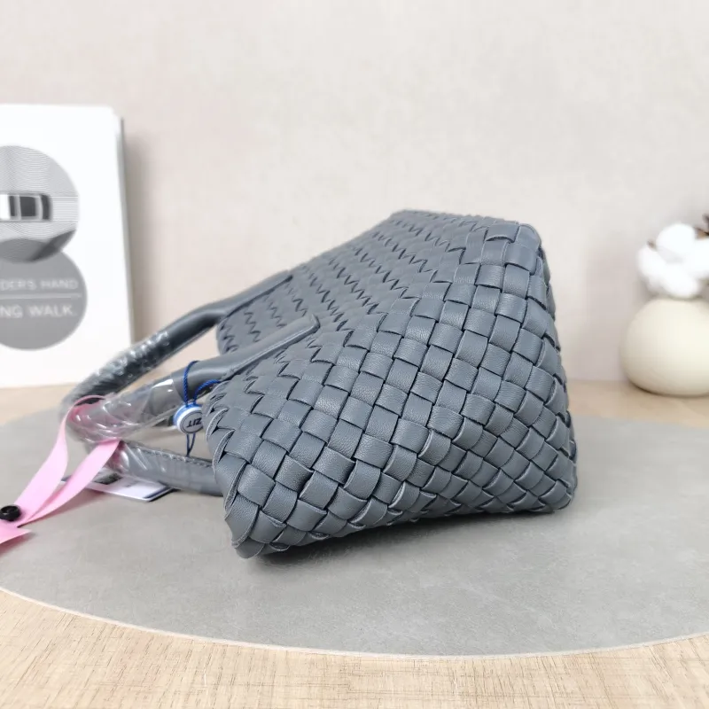 Bottega Veneta Shoulder Bag Shoulder Bag Grey Lambskin One Size 18 × 12 × 15 cm — detail view 11 of 12