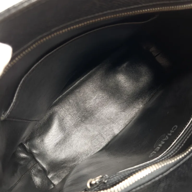 Chanel Top Handle Bag Medallion Black Grained Calfskin Large 30 × 15 × 24 cm 6 — detail view 2 of 10