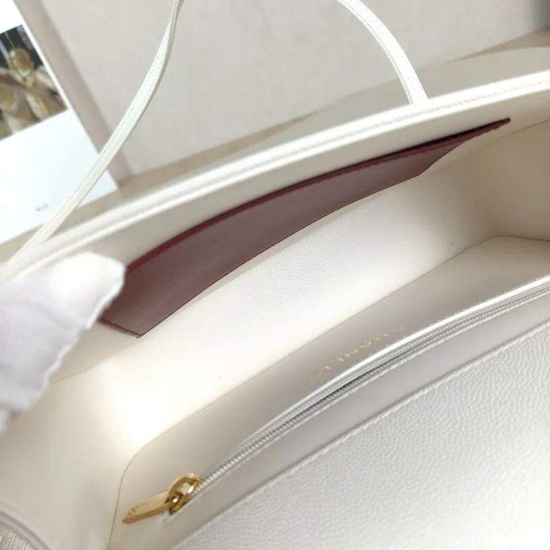 Chanel Shoulder Bag 26p preppy coco White Grained Calfskin Small 22 × 7 × 15 cm — detail view 6 of 12