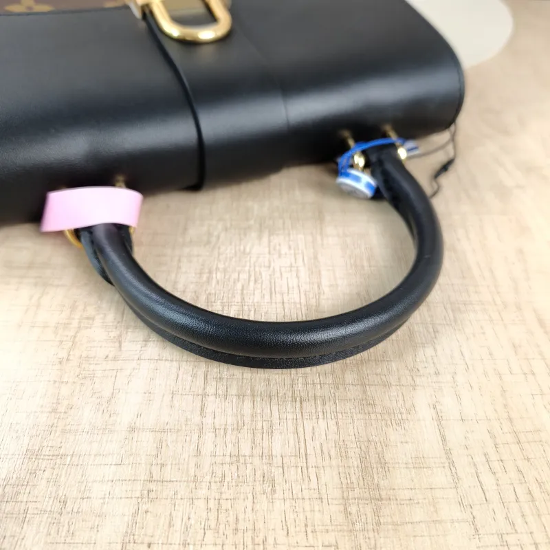 Louis Vuitton Crossbody Bag Locky BB Black PVCBB20 × 7.5 × 16 cm — detail view 10 of 12