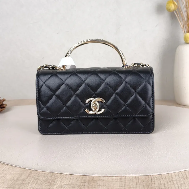 Chanel Crossbody Bag woc Black Lambskin 19 × 4 × 11.5 cm