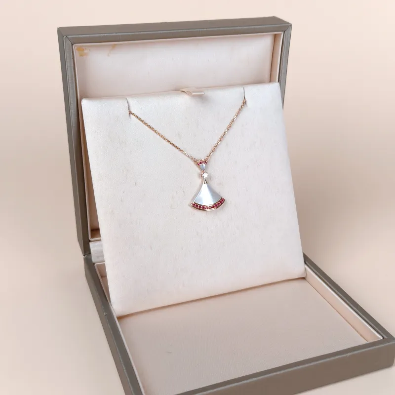 Bvlgari Necklace DIVAS’ DREAM Collection Pearl Pavé Diamond White Mother-of-Pearl Diamond18KR ose Gold Large Pendant2.8cm 43cm — cover view 10 of 10
