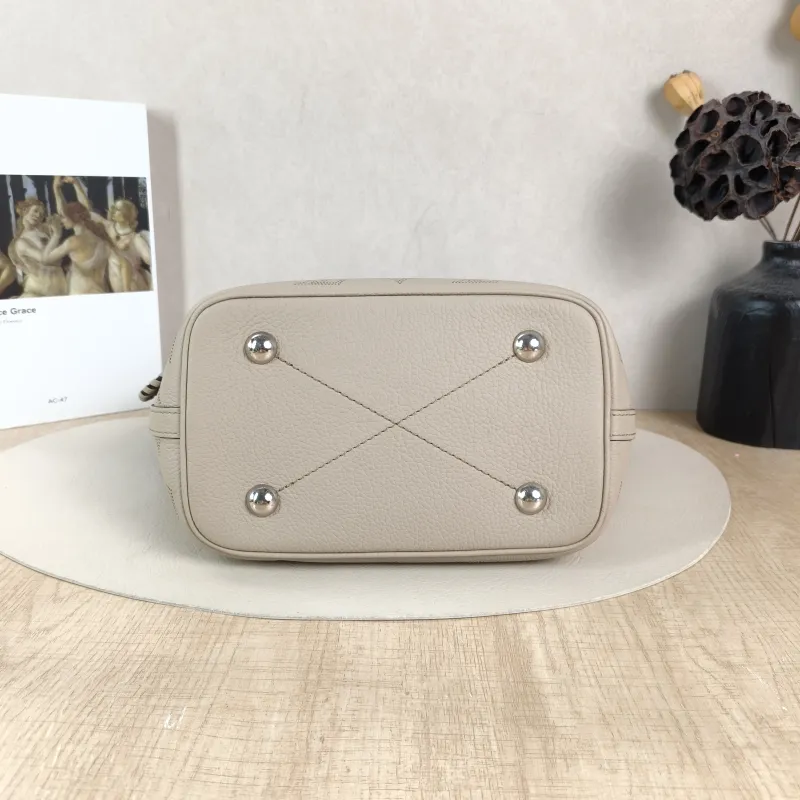 Louis Vuitton Crossbody Bag Blossom Top Handle Bag Calfskin Small20 × 12.5 × 20 cm — cover view 5 of 5