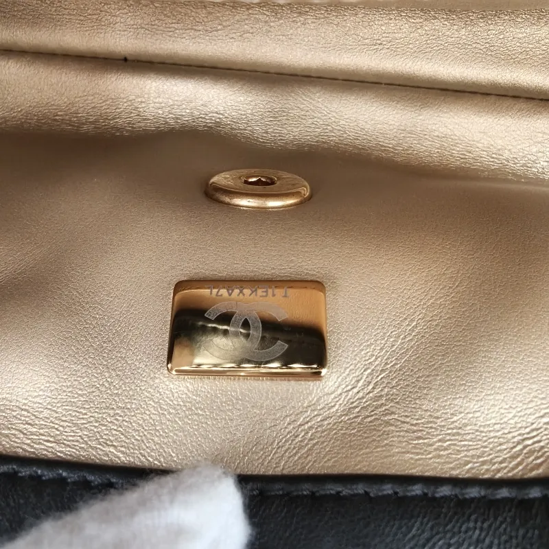 Chanel Crossbody Bag24b Crossbody Bag Black Lambskinmini18 × 6 × 11 cm — detail view 2 of 15