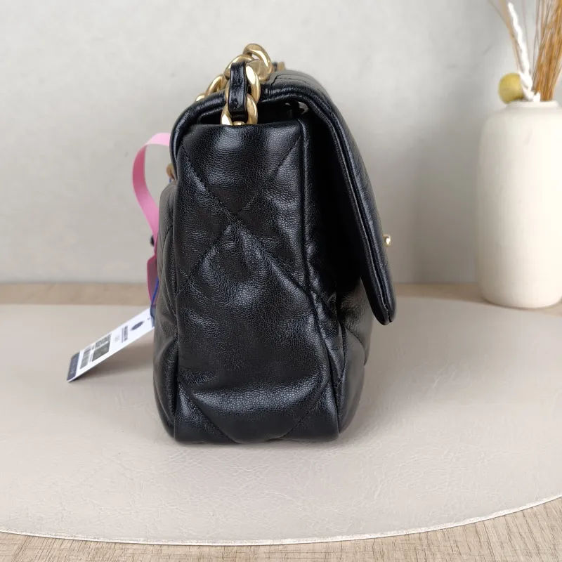 Chanel Crossbody Bag19Bag Black SL ambskin Small26 × 9 × 16 cm — detail view 14 of 15