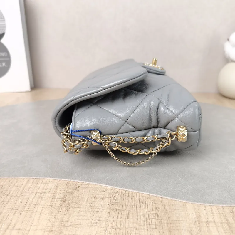 Chanel Crossbody Bag Crossbody Bag Grey Lambskin One Size 25.5 × 4.5 × 15 cm — detail view 13 of 14