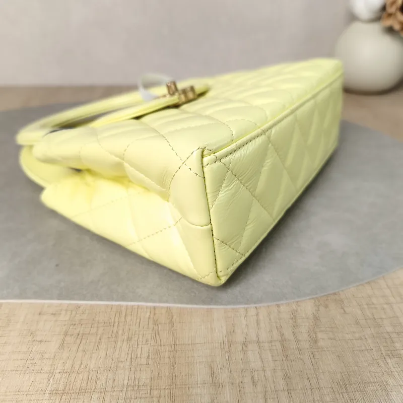 Chanel Crossbody Bag Kelly Yellow Waxed Leather Mini 19 × 7 × 13 cm — detail view 4 of 11