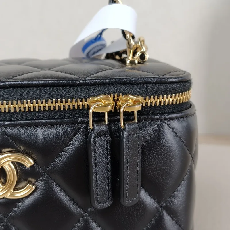 Chanel Crossbody Bag Edition Black Lambskin Mini 16 × 8 × 9.5 cm — detail view 14 of 15