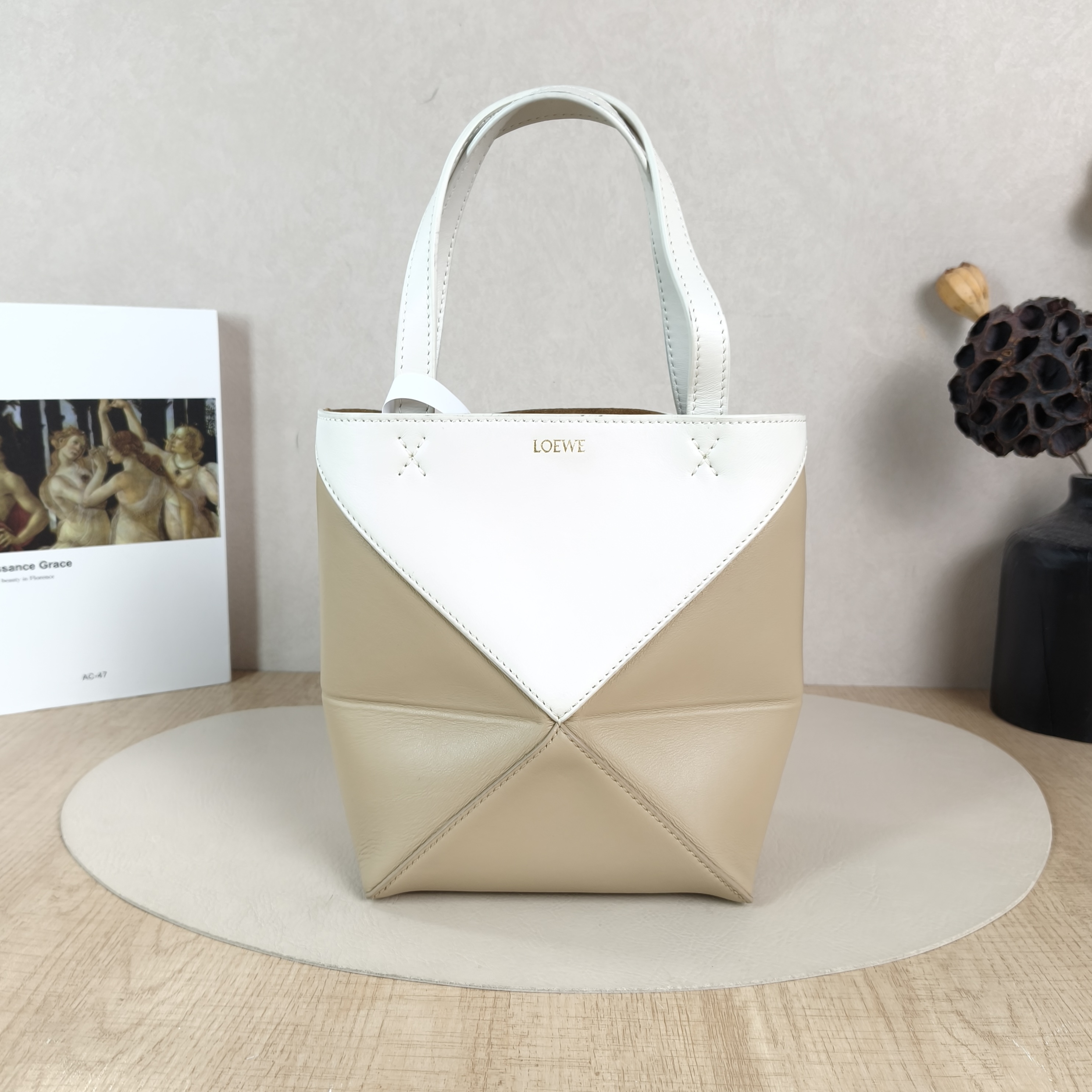 LOEWE Crossbody Bag Puzzle Fold Shopping Tote Taupe · White Calfskinmini16.5 × 9.5 × 20 cm