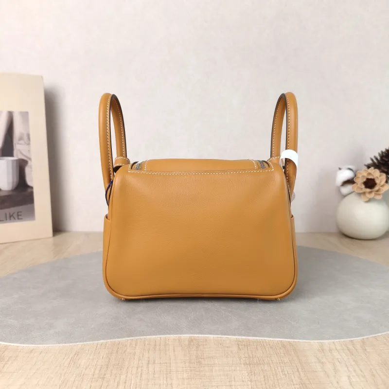 Hermès Crossbody Bag Lindy Mini 19 1H Swift Calfskin Mini 19 × 9.5 × 13 cm G — cover view 3 of 5