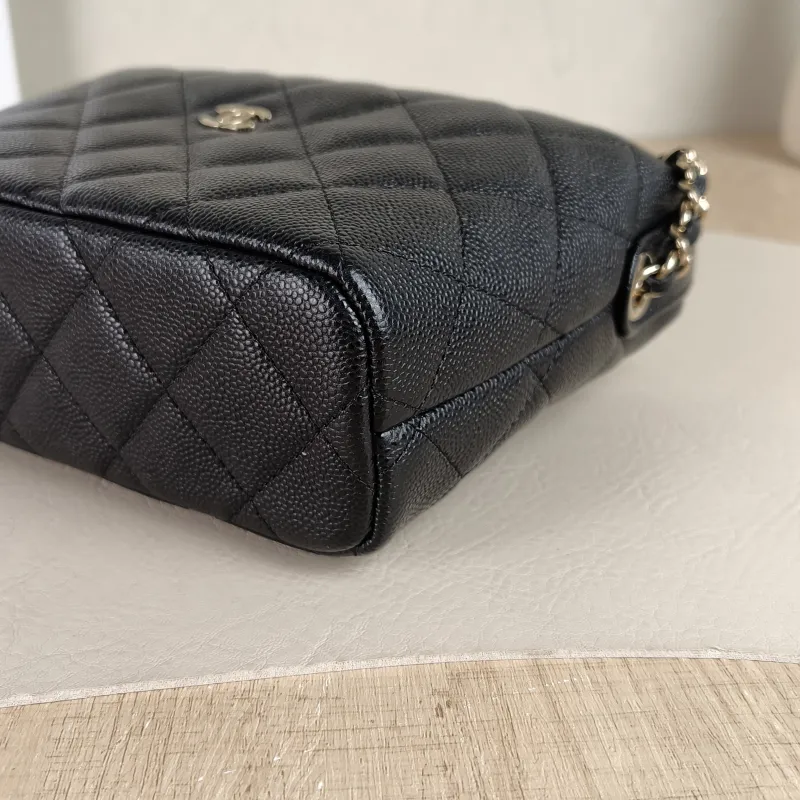 Chanel Crossbody Bag Crossbody Bag Black Grained Calfskin One Size16 × 6 × 13 cm — detail view 8 of 11