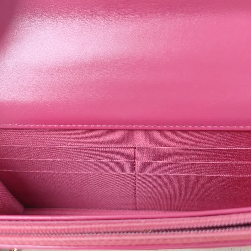 Chanel Crossbody Bag woc Red Calfskin One Size 19.2 × 3.5 × 12.3 cm — detail view 9 of 11