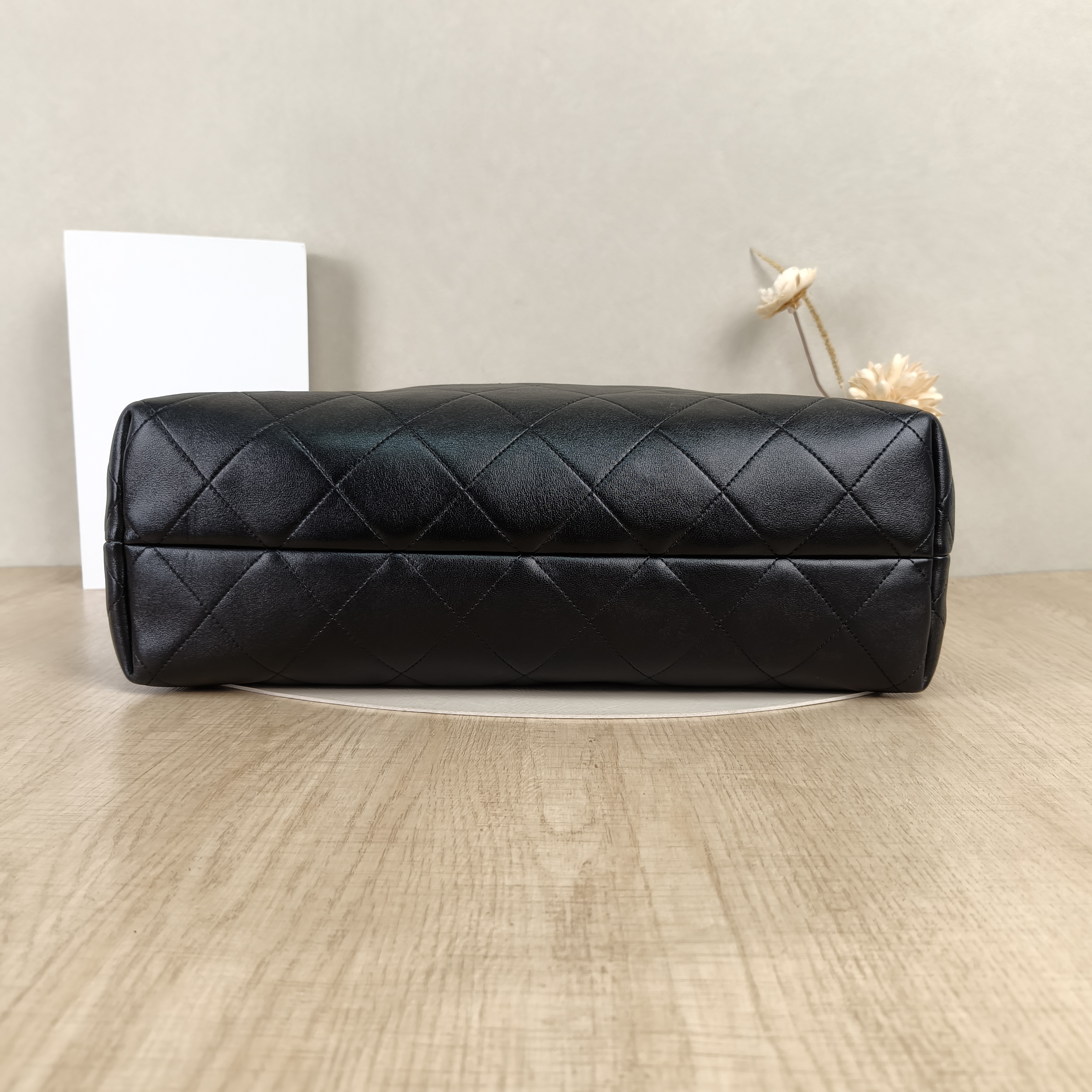 Chanel Shoulder Bag25a Suede Top Handle Bag Black Suede Medium40 × 16 × 28 cm — cover view 4 of 8