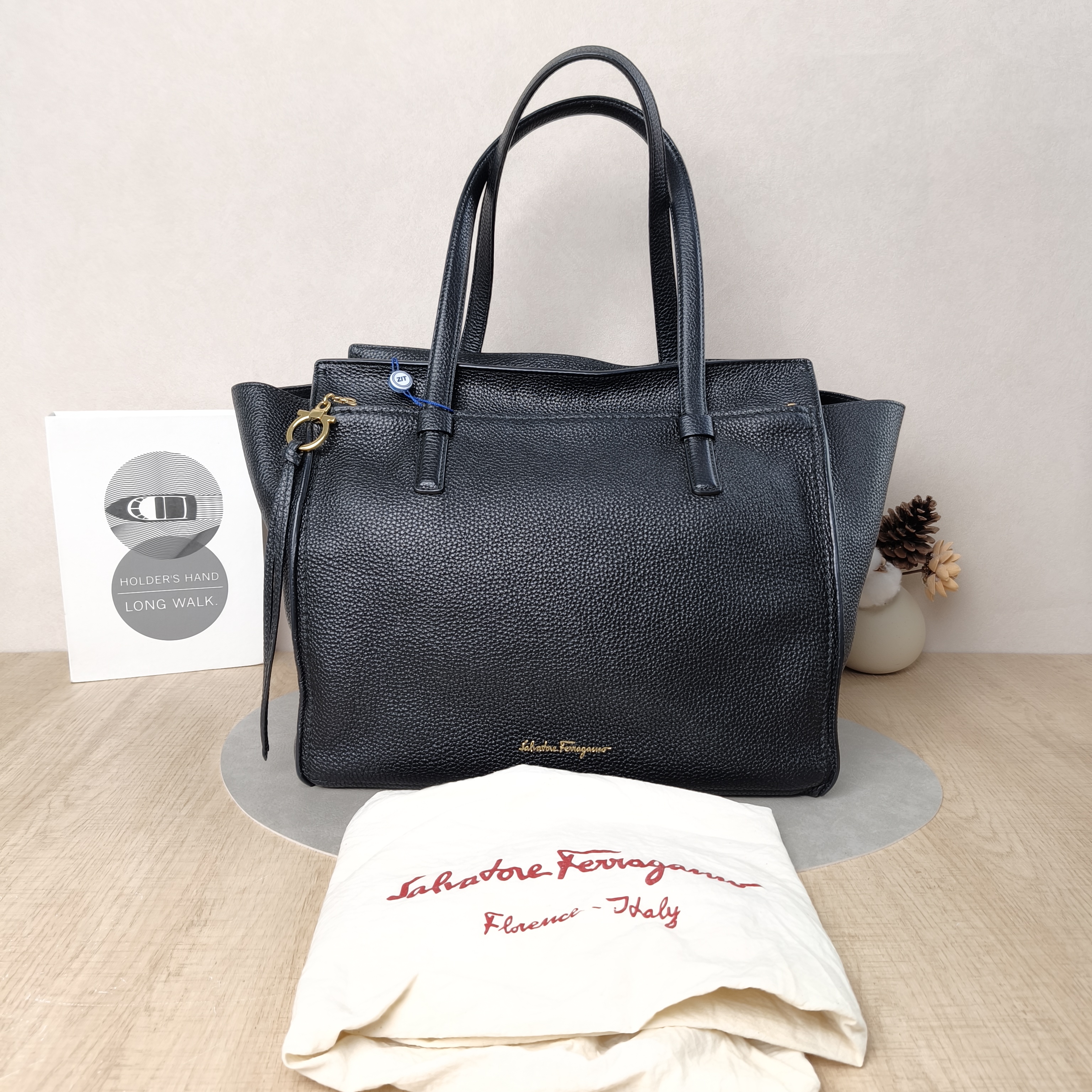 FERRAGAMO Top Handle Bag Tote Bag Black Calfskin One Size33 × 16 × 29 cm — cover view 5 of 6