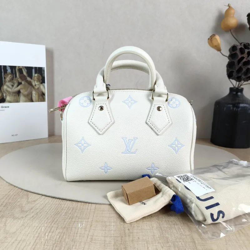 Louis Vuitton Crossbody Bag Speedy20 White · Blue Calfskin One Size 20.5 × 12 × 13.5 cm — cover view 4 of 6