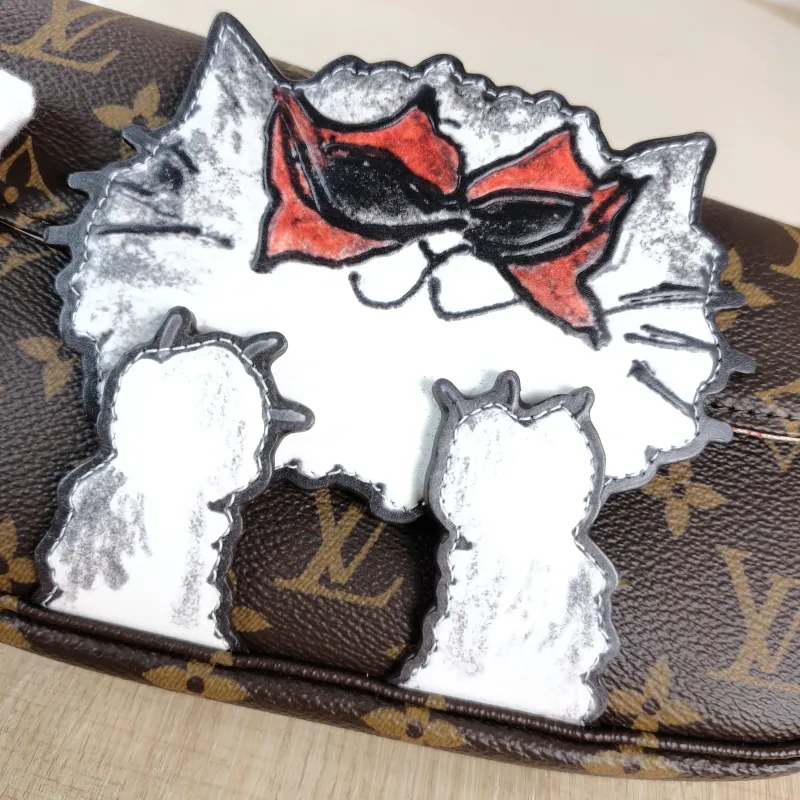 Louis Vuitton Crossbody Bag IVY Monogram PVC Small 23.5 × 4.3 × 12 cm — detail view 10 of 11