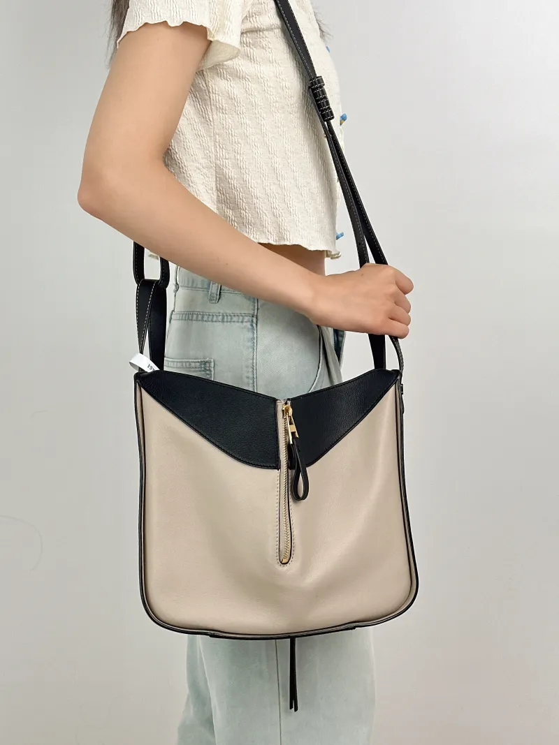 LOEWE Crossbody Bag Hammock Colorblock Calfskin Medium29 × 14 × 32 cm — on-model view 3 of 3