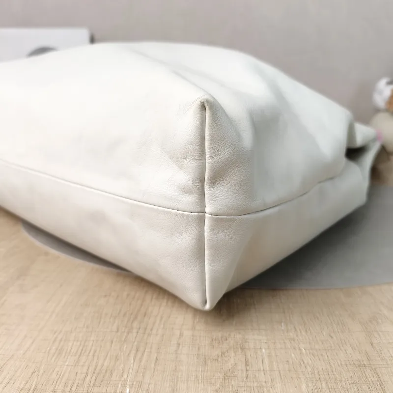 Miumiu Crossbody Bag Tote Bag White Calfskin One Size 37 × 11 × 37 cm — detail view 10 of 11