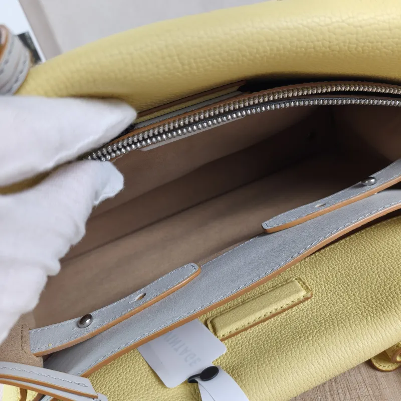 MCM Shoulder Bag Tote Bag Yellow One Size30 × 14 × 21 cm — detail view 9 of 12